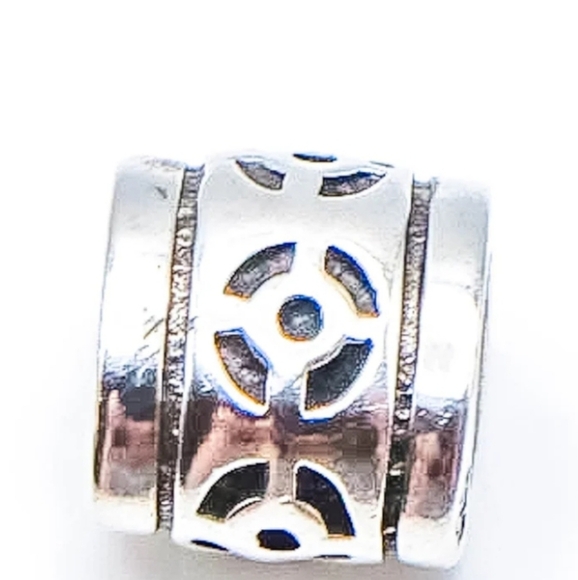PANDORA Open Circle Pattern Sterling Silver Charm - Picture 1 of 6